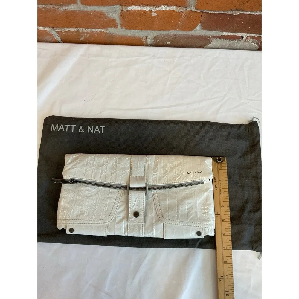 Matt & Nat White SadeClutch Handbag Vegan Leather Cruelty‎ Free New NWT